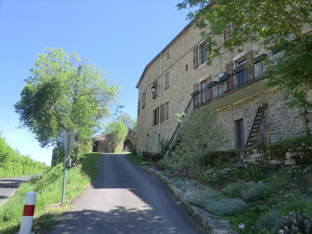 Domaine D'Alcapies Bed & Breakfast Saint-Jean-d'Alcapies ภายนอก รูปภาพ