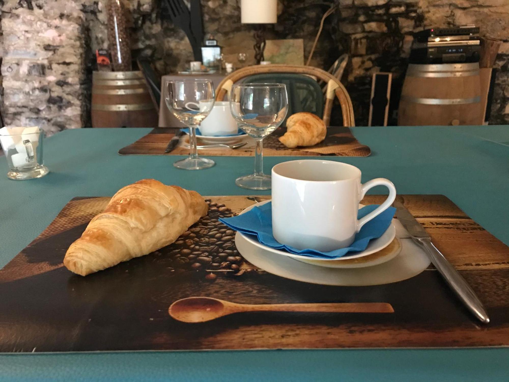 Domaine D'Alcapies Bed & Breakfast Saint-Jean-d'Alcapies ภายนอก รูปภาพ