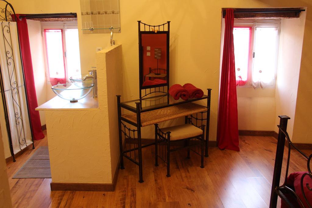 Domaine D'Alcapies Bed & Breakfast Saint-Jean-d'Alcapies ภายนอก รูปภาพ